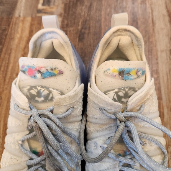 Nike LeBron 18 NRG GS 'Blue Tint' Sneakers Size 4Y - Picture 2 of 10